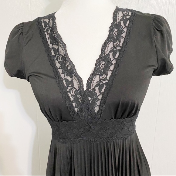 Soprano Lightweight Fit and Flare Dress - Picture 4 of 5